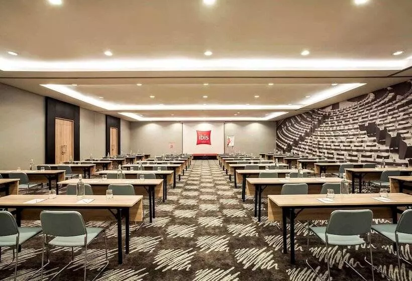 ホテル Ibis Jakarta Harmoni
