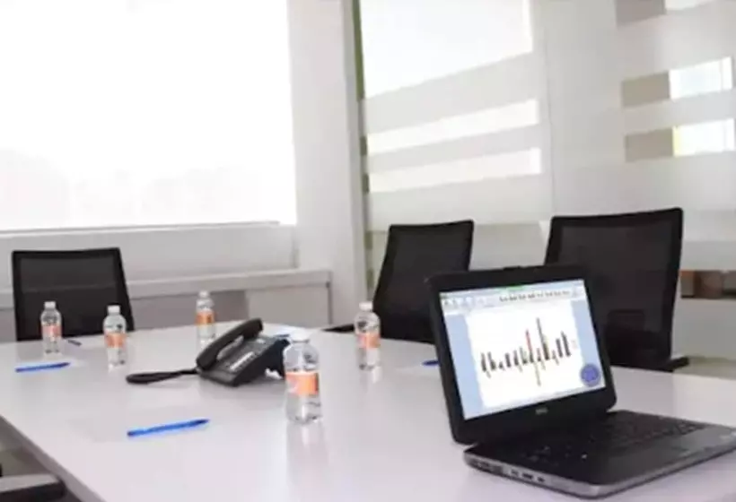 酒店 Memora Express