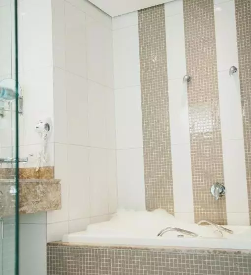 בית מלון כפרי Nobile Suites Gran Lumni