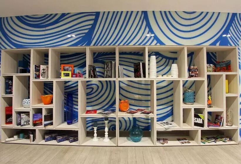 Отель One Periferico Sur