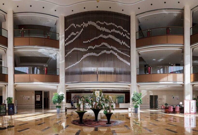 호텔 Ramada Yiyang Taojiang