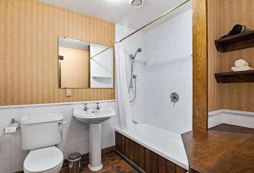 The Honest Lawyer, Ascend Hotel Collection