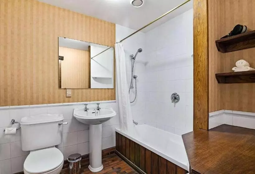 The Honest Lawyer, Ascend Hotel Collection