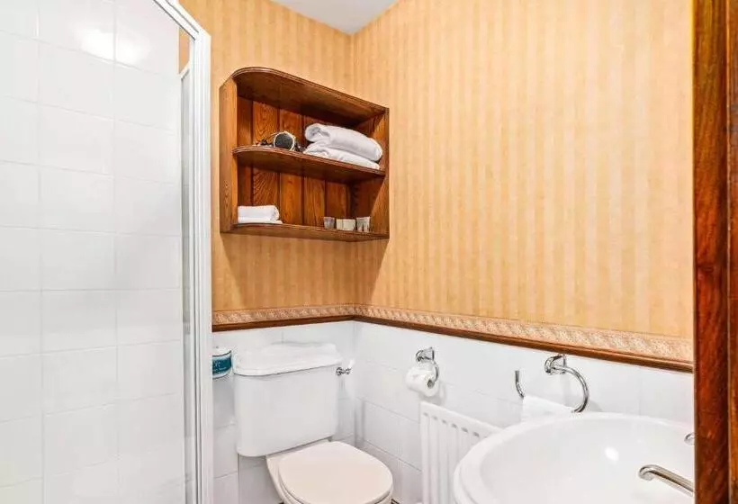 The Honest Lawyer, Ascend Hotel Collection