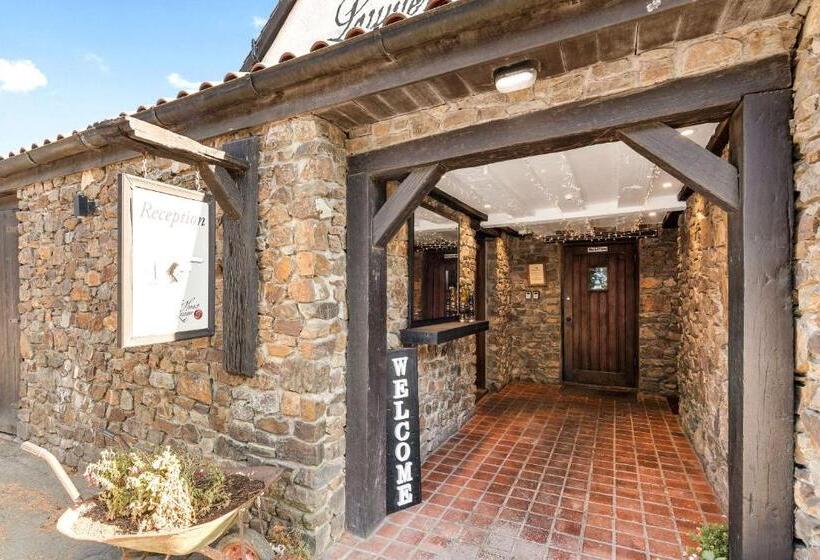 The Honest Lawyer, Ascend Hotel Collection