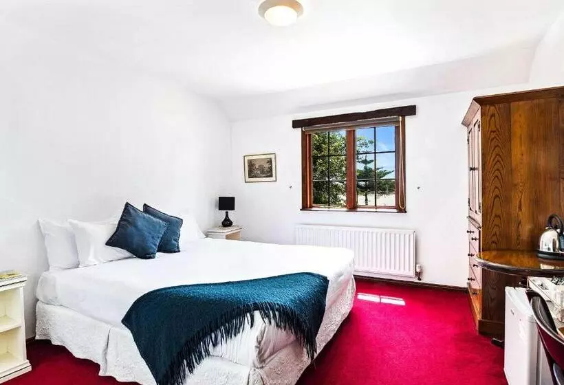 The Honest Lawyer, Ascend Hotel Collection