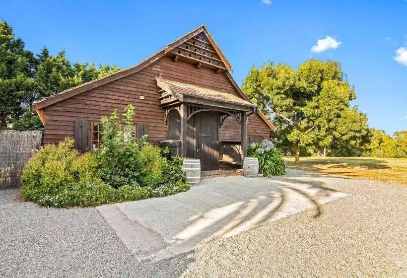 The Honest Lawyer, Ascend Hotel Collection