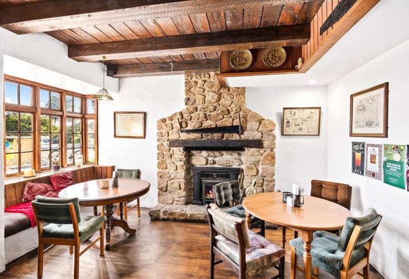 The Honest Lawyer, Ascend Hotel Collection