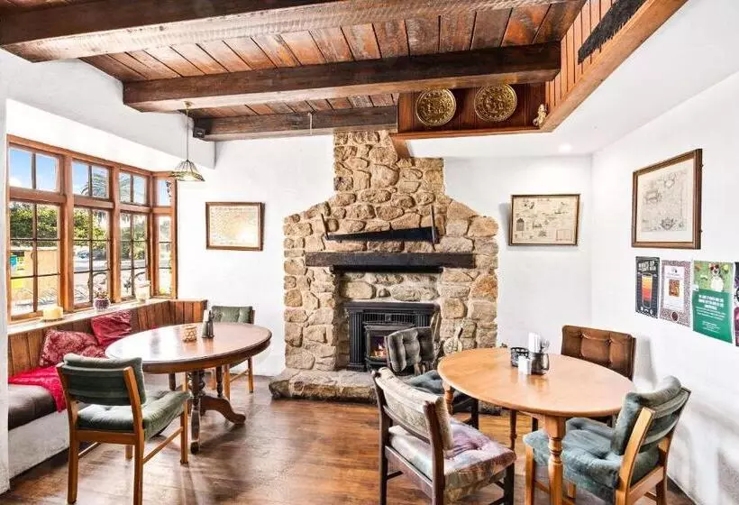 The Honest Lawyer, Ascend Hotel Collection