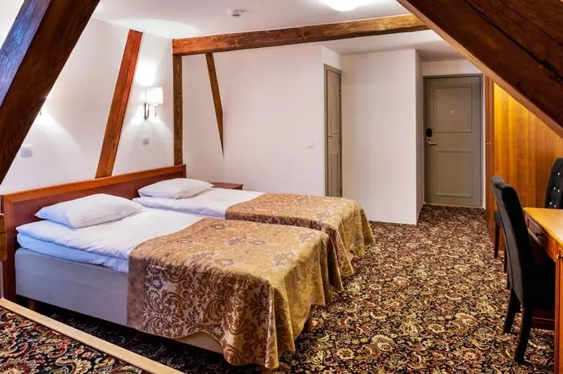 هتل Three Crowns Residents