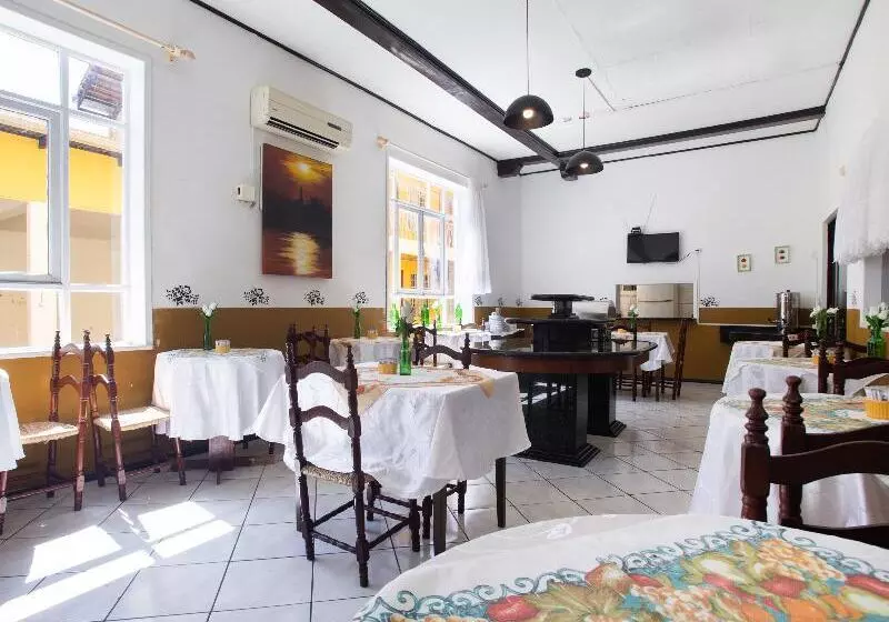 בית מלון כפרי Trocadero