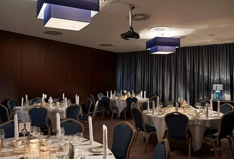 Village Hotel Glasgow