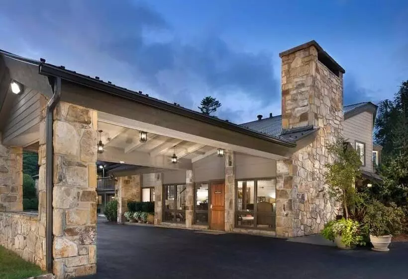 فندق على الطريق 200 Main