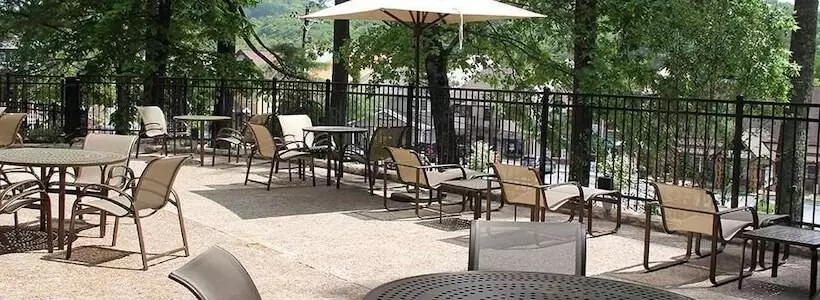 فندق على الطريق 200 Main