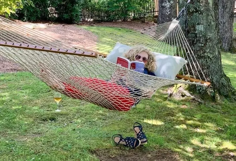 فندق على الطريق 200 Main