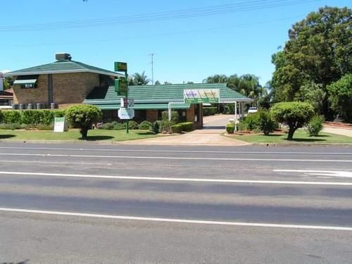 فندق على الطريق Tommo's Motor Lodge