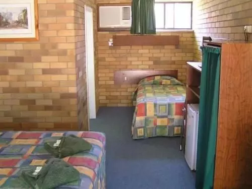 모텔 Tommo's Motor Lodge