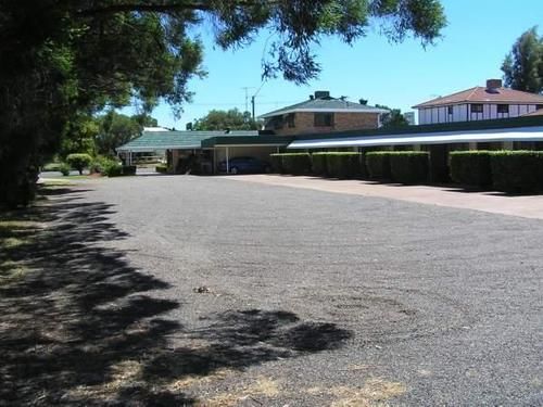 فندق على الطريق Tommo's Motor Lodge