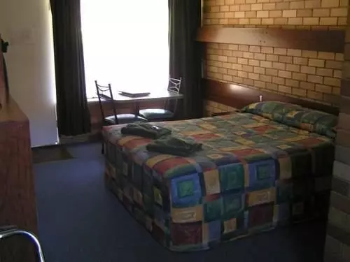 모텔 Tommo's Motor Lodge