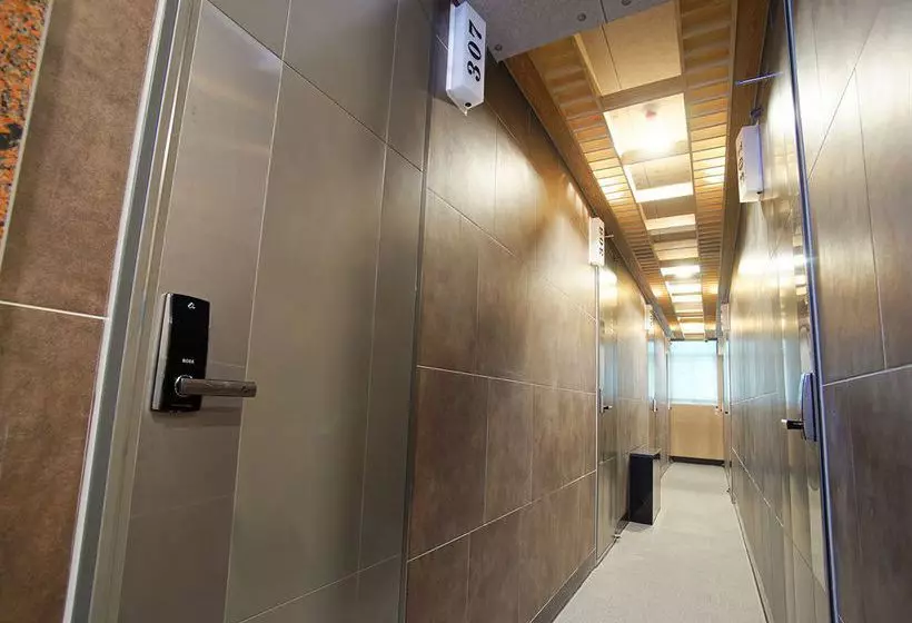 Panzió Dh Sinchon Guesthouse