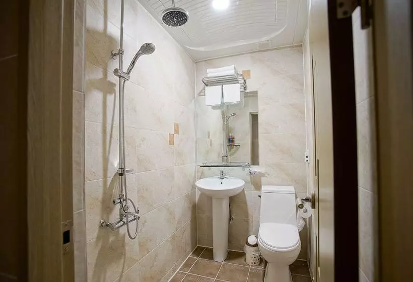 Panzió Dh Sinchon Guesthouse