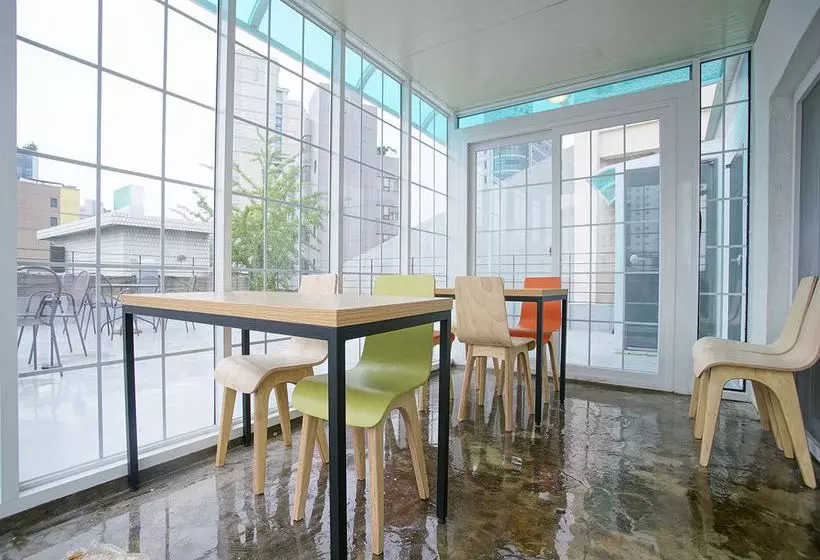 Panzió Dh Sinchon Guesthouse