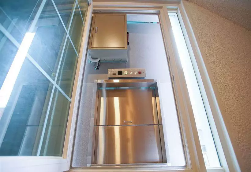 Panzió Dh Sinchon Guesthouse