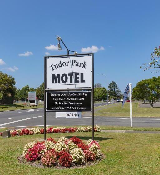 Tudor Park Motel