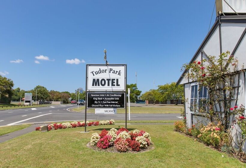 Tudor Park Motel