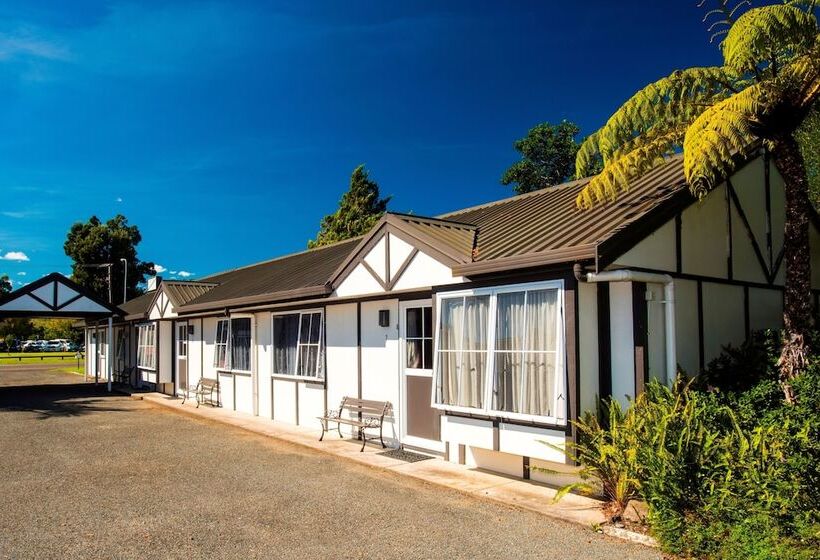 Tudor Park Motel