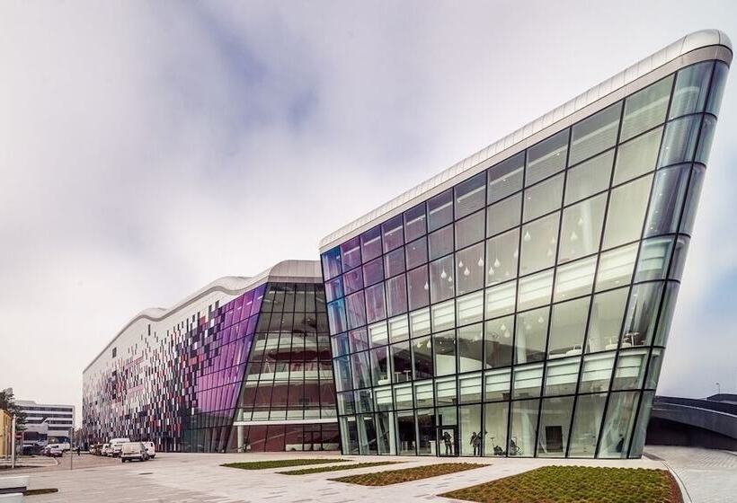 הוסטל Krakow Apartments & Rooms