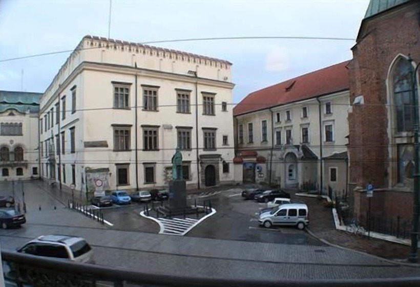 הוסטל Krakow Apartments & Rooms
