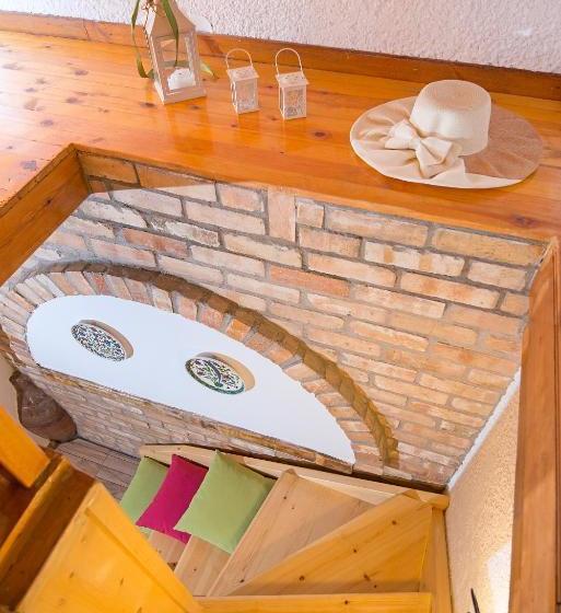 Elefteria Apts & Suites