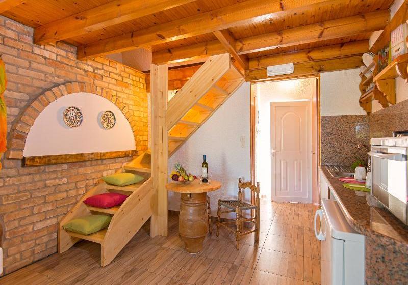 Elefteria Apts & Suites