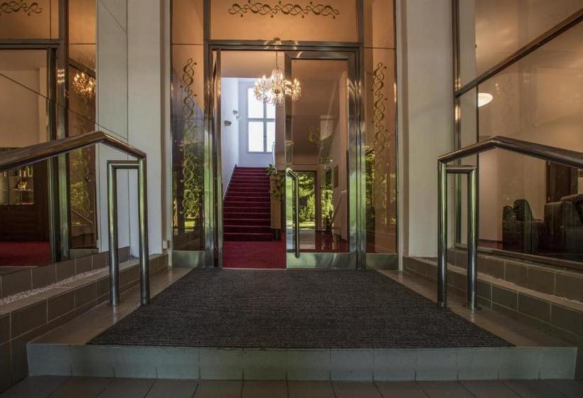 Hotel Bellevue Tlapak