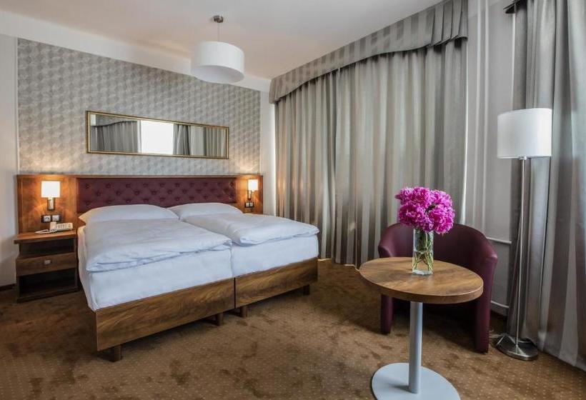 Hotel Bellevue Tlapak