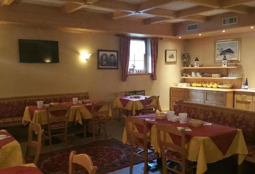 호텔 Garni Baita Cecilia