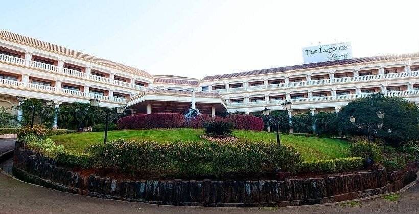 Hotel The Lagoona Resort