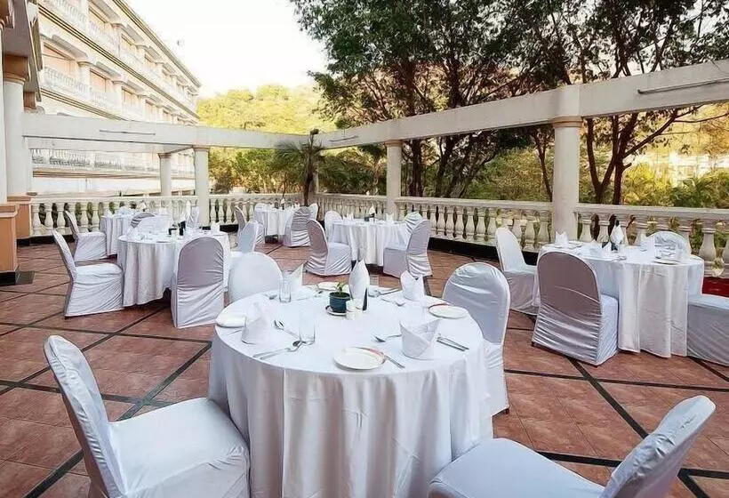 ホテル The Lagoona Resort