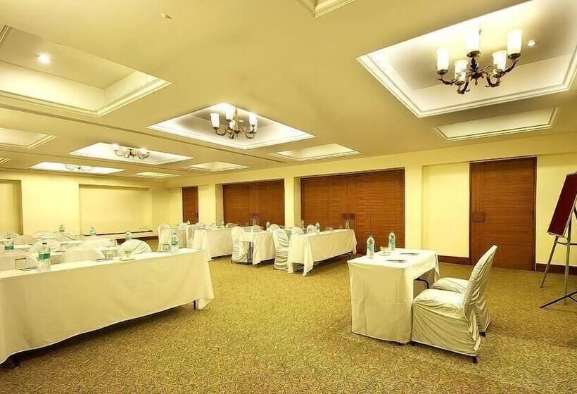 Hotel The Lagoona Resort