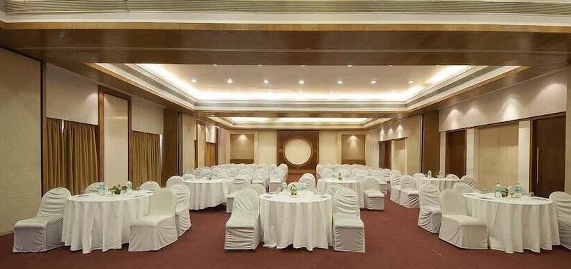 Hotel The Lagoona Resort