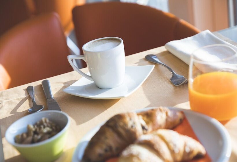 Lu  Hotel Maladroxia