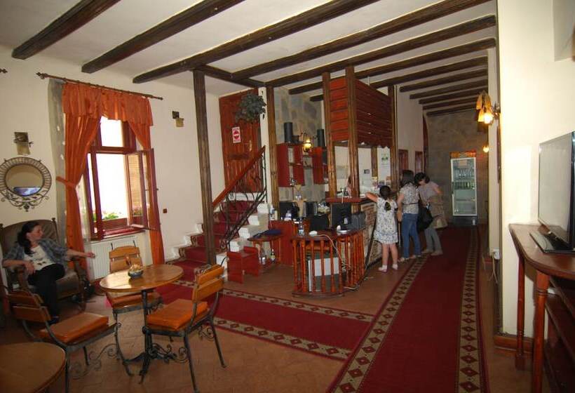 فندق Pension Noemi