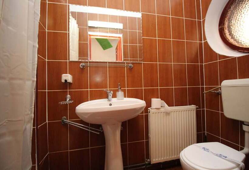 فندق Pension Noemi