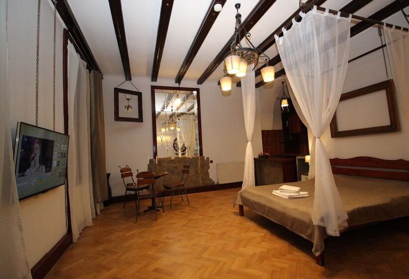 فندق Pension Noemi