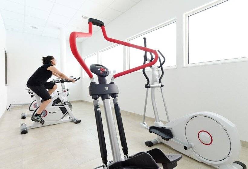 Отель Residence Nemea Le Domaine Des Mauriers