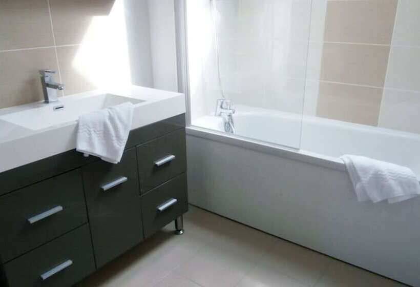 Отель Residence Nemea Le Domaine Des Mauriers