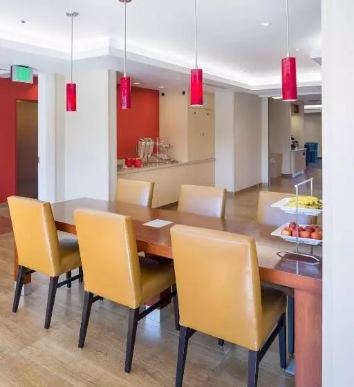 Отель Towneplace By Marriott Suites Portland Vancouver