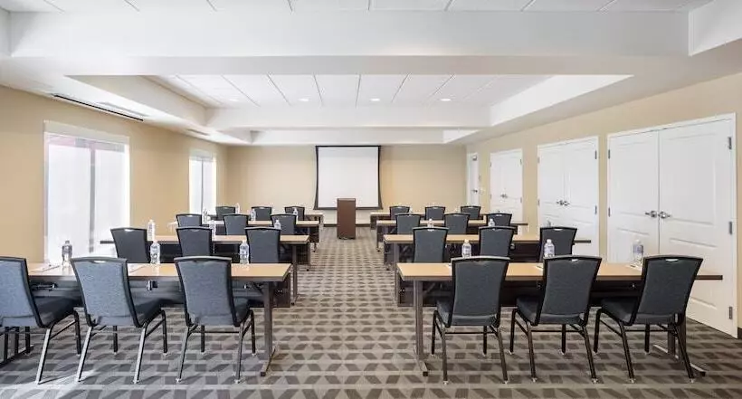 Отель Towneplace By Marriott Suites Portland Vancouver