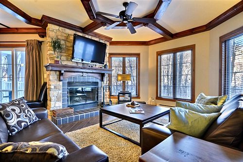 호텔 Tremblant Sunstar Condominiums